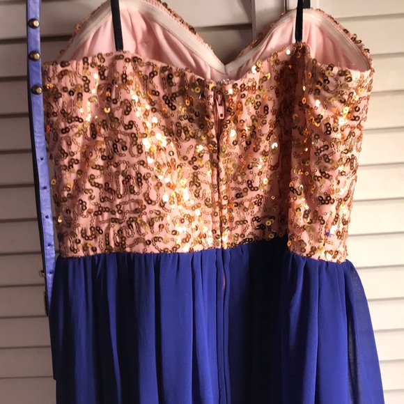 Dress - Picture 4 of 6